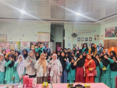 UPTD Puskesmas Talawi Berikan Sosialisasi Bahaya Anemia pada Remaja Desa Sijantang Koto