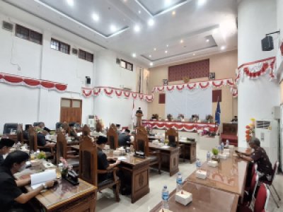 Wali Kota Sawahlunto sampaikan tanggapan atas Pemandangan Umum Fraksi - Fraksi DPRD Kota Sawahlunto terkait Ranperda Perubahan APBD TA 2025