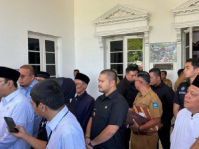 Wawako Jeffry Serahkan Proposal Pembangunan Sosial kepada Mensos Gus Ipul di Padang