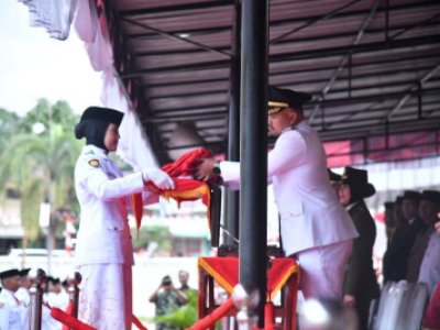 Wakil Wali Kota Sawahlunto  Pimpin Upacara Penurunan Bendera Merah Putih HUT ke 80 RI
