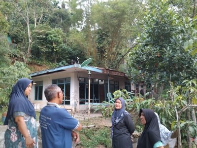 Ketua DPRD Kota Sawahlunto, Susi Haryati tinjau langsung masyarakat di Kel. Aur Mulyo