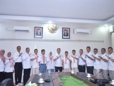 Penjabat (Pj) Wali Kota Sawahlunto Fauzan Hasan, S.STP, M.Si apresiasi tim tari kreasi SMP dan SMA Kota Sawahlunto