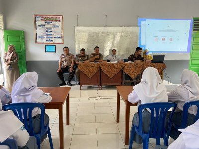 Sosialisasi Ketaatan Hukum dan Peraturan Daerah bagi Generasi Muda dan Masyarakat