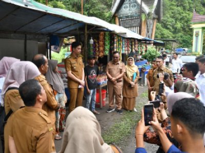 Pemko Sawahlunto  Salurkan Bantuan  UEP  Untuk Warga Difabel Di Silungkang