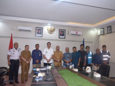 Pemko Sawahlunto Benahi Kabel Semrawut di Kawasan Pasar Remaja