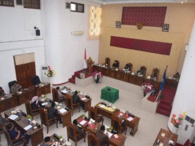 Wakil Wali Kota Sawahlunto Hadiri Rapat Paripurna DPRD Bahas Rekomendasi LKPJ 2024