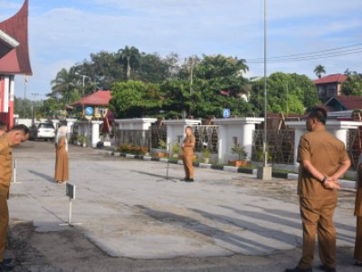 Wakil Wali Kota Sawahlunto Jeffry Hibatullah pimpin apel mingguan di lingkungan Setdako Sawahlunto