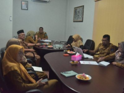 Penjabat (Pj) Wali Kota Sawahlunto Dr. Zefnihan, AP, M.Si, bersama Sekretaris Daerah Dr. dr. Ambun Kadri, MKM, ikut  Rapat Koordinasi Nasional Penanganan Inflasi bersama Kementerian Dalam Negeri (Kemendagri) secara daring
