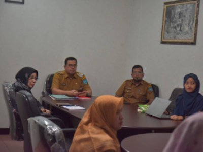 Pj Wali Kota Sawahlunto Dr. Zefnihan, AP, M.Si, pimpin Tim Pengendalian Inflasi Daerah (TPID) Kota Sawahlunto ikuti RakorPengendalian Inflasi Daerah Tahun 2024 yang diselenggarakan oleh Kemendagri