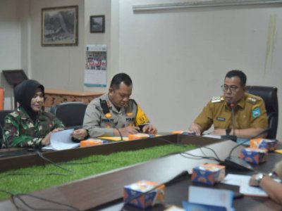 Pj Walikota Zefnihan pimpin rapat kordinasi pemantauan Pemilu di Balai Kota