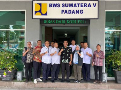 Penjabat (Pj) Wali Kota Sawahlunto Dr. Zefnihan, AP, M,Si koordinasi dan konsultasi ke Dinas Sumber Daya Air dan Bina Konstruksi Provinsi Sumbar dan Balai Wilayah Sungai Sumatera V, di Padang