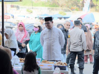 Penjabat (Pj) Wali Kota Sawahlunto Dr. Zefnihan, AP, M.Si, tinjau pasar pabukoan di  kawasan Terminal dan Pasar Remaja