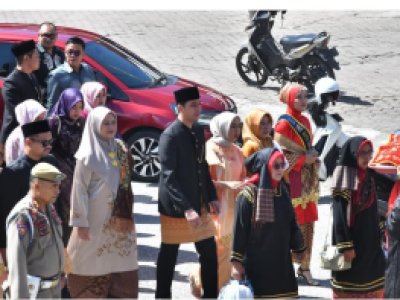 Prosesi Makan Bajamba Meriahkan Puncak HJK  Sawahlunto ke 137