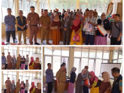 Penyerahan Bantuan Sosial Permakanan  Sembako Lanjut Usia Non Produktif Tahun 2024