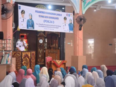 Wali Kota Sawahlunto buka pesantren Ramadhan TP-PKK Kota Sawahlunto "Membentuk generasi Quran di era digital"