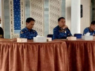 Makan Bajamba Hari Jadi Kota Sawahlunto ke 136 Dihelat di Lapangan Ombilin