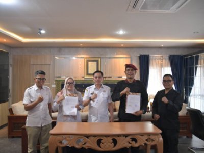 Penjabat (Pj) Wali Kota Sawahlunto Fauzan Hasan, S.STP, M.Si saksikan penandatanganan kerjasama antara DPMTSP-NAKER Kota Sawahlunto dengan Rutan Kelas II-B Sawahlunto