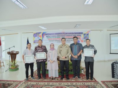 Penyerahan Dokumen Pelaksanaan Anggaran SKPD tahun 2024   oleh Pj Walikota Sawahlunto Dr. Zefnihan AP.M.Si