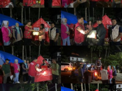 Penyerahan Bantuan Kepada Korban Bencana Alam Kebakaran di Desa Silungkang Tigo, Kota Sawahlunto