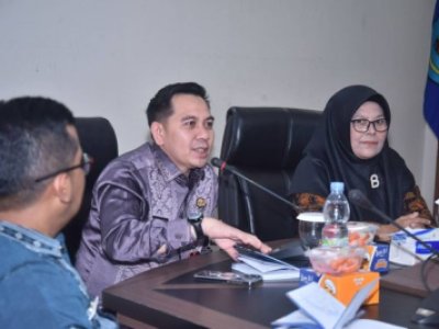 Rapat terbatas pembahasan peran serta Bank Perkreditan Rakyat (BPR) Durian Mandiri