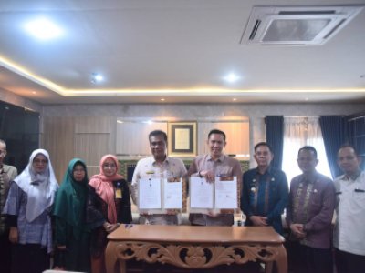 Penandatanganan kerja sama tentang Kartu Kredit Pemerintah Daerah (KKPD) antara Pemkot Sawahlunto dengan Bank Nagari