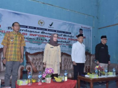 Balai Besar BPOM Padang didampingi Anggota DPR RI Komisi IX Darul Siska melaksanakan pemberdayaan masyarakat di Kecamatan Talawi