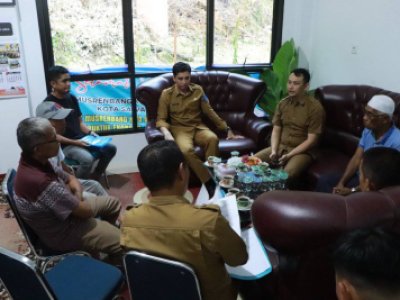 Wali Kota Sawahlunto Tinjau Lokasi Rencana Pembangunan Mushalla di Kantor Camat Silungkang