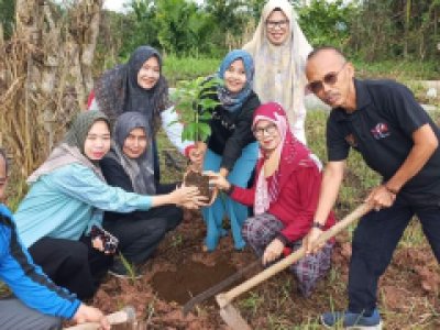Menanam Kendati Kita Akan Meninggal Besok :