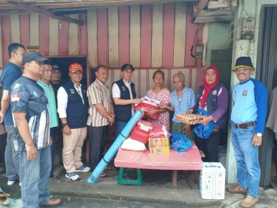 Penyerahan Bantuan kepada Korban Bencana Kebakaran di Dusun Balai-Balai Desa Muaro Kalaban Kecamatan Silungkang.