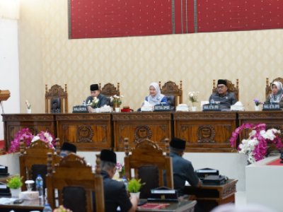 Rapat Paripurna DPRD tentang Jawaban Wali Kota Sawahlunto atas Pemandangan Umum Fraksi-Fraksi DPRD Kota Sawahlunto