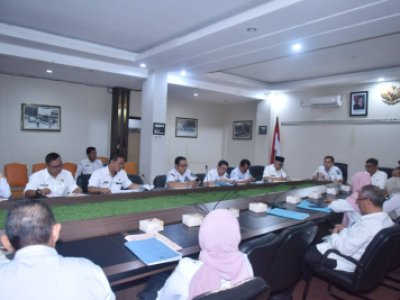 Rapat koordinasi membahas strategi penyesuaian keuangan daerah terkait APBD Tahun 2025