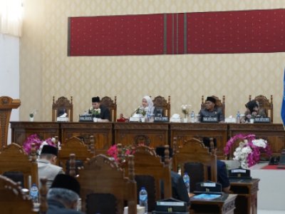 5 (Lima ) Fraksi DPRD Kota Sawahlunto sampaikan Pemandangan Umum Tarkait Ranperda Perubahan APBD Kota Sawahlunto Tahun Anggaran 2024