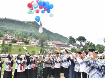 Wali Kota Sawahlunto Pimpin Upacara  Hari Guru Nasional dan HUT PGRI Tahun 2025
