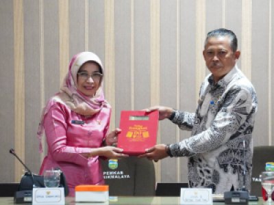 Sekda Kota Sawahlunto Dr.dr. Ampun Kadri, MKM, dampingi rombongan LKAAM, KAN dan Bundo Kanduang Sawahlunto studi komparatif mempelajari pengembangan kampung adat di Kabupaten Tasikmalaya