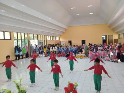 Lomba Porseni Guru dan Murid TK dan RA