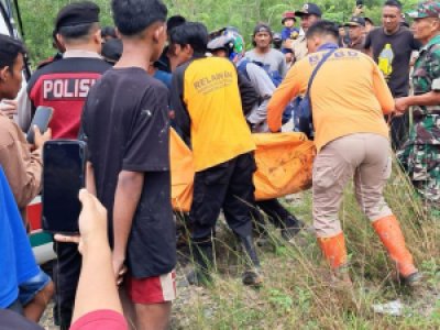 Proses pencarian warga Kayu Gadang Desa Santur Kecamatan Barangin Kota Sawahlunto