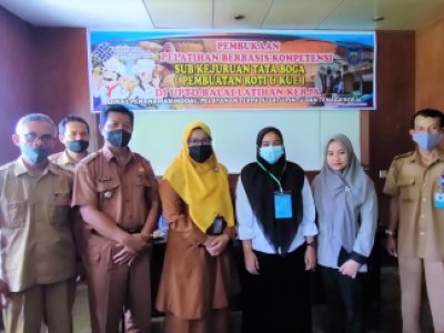 Pembukaan Pelatihan Berbasis Kompetensi Sub Kejuruan Tata Boga (Pembuatan Roti dan Kue) Di UPTD Balai Latihan Kerja Kota Sawahlunto