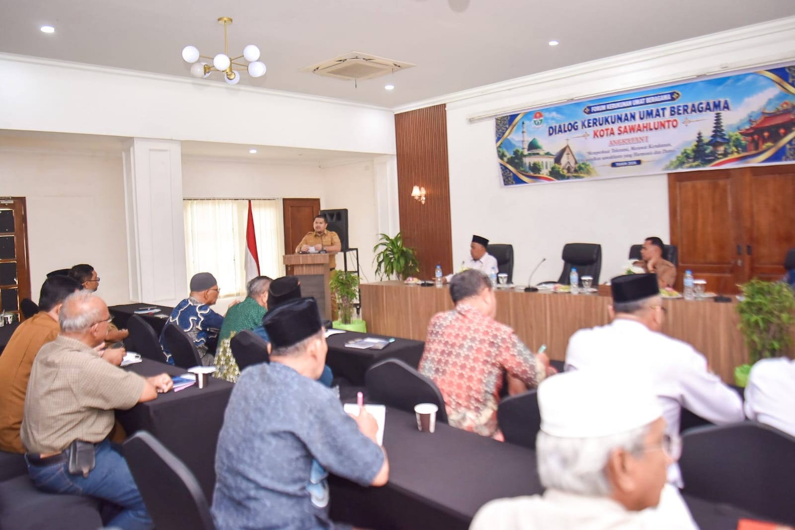 Jaga Keistimewaan Sawahlunto Wawako Jeffry Buka Dialog Kerukunan Umat di Hotel Ombilin