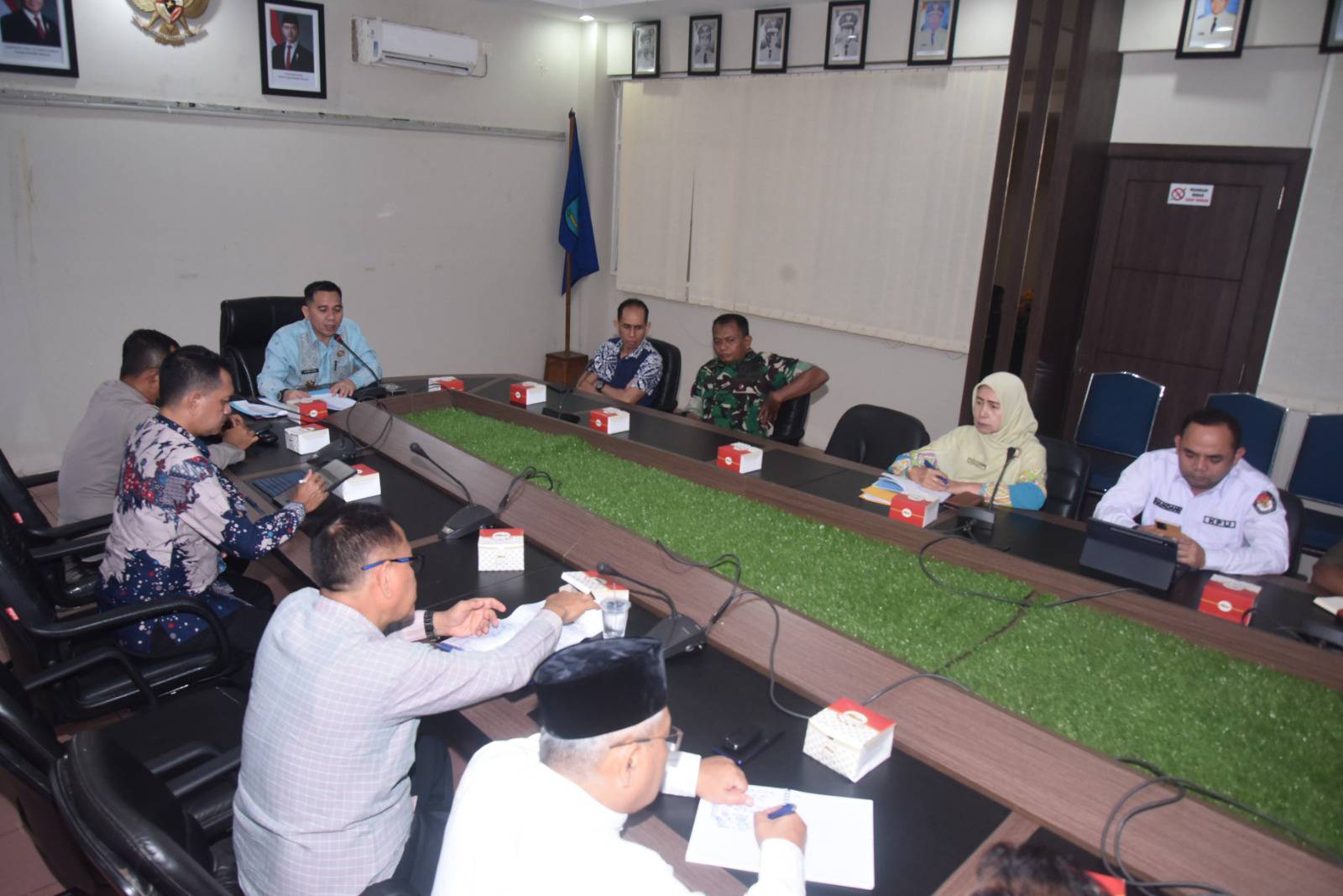 Rapat persiapan tahapan pemungutan suara bersama Desk Pilkada Sawahlunto