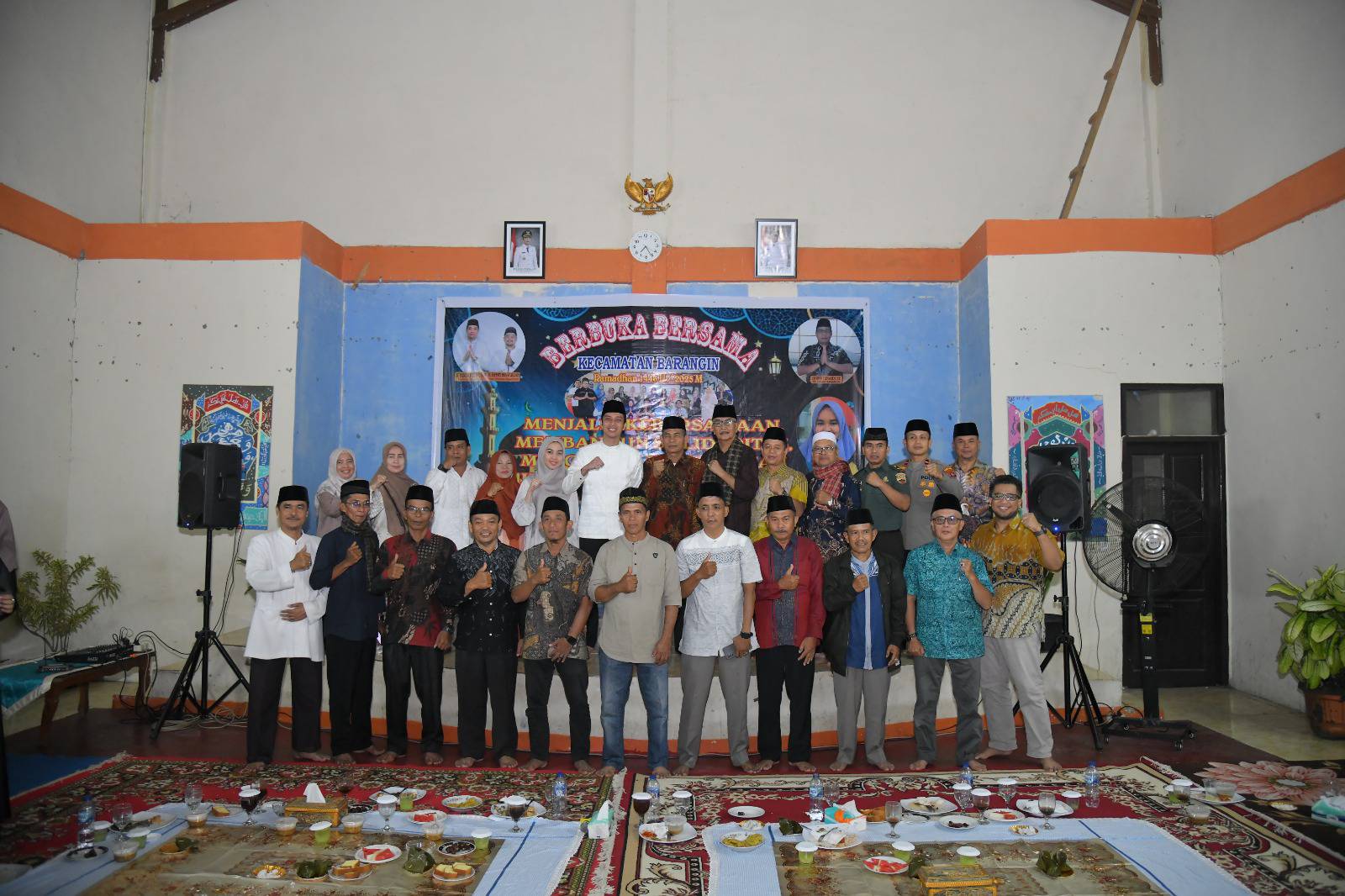 Wali Kota Sawahlunto Riyanda Putra didampingi Ketua TP-PKK Kota Sawahlunto Ny. Yori Gemitia Putri hadiri undangan buka bersama Pemerintah Kecamatan Barangin