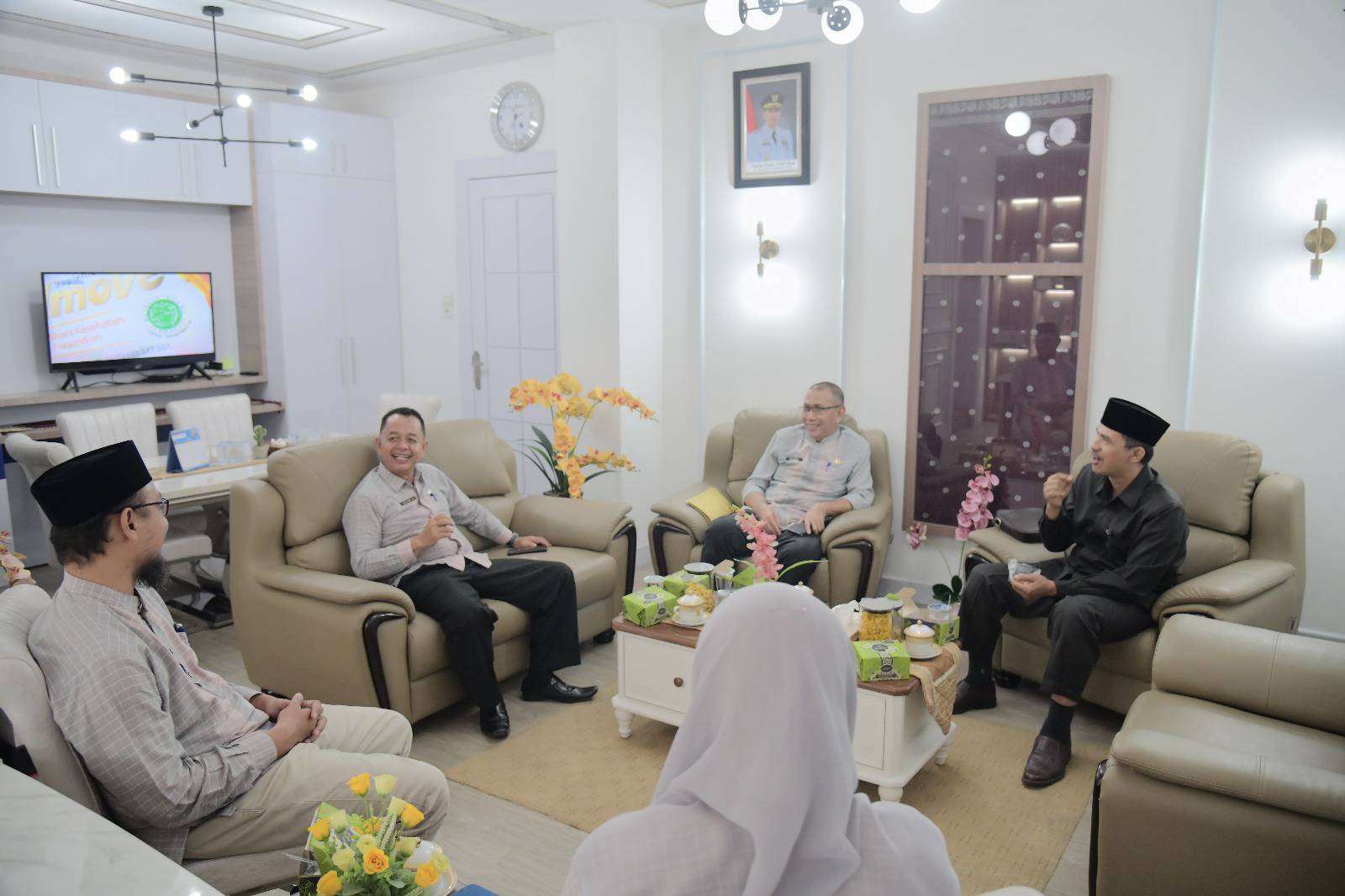 Penjabat (Pj) Sekretaris Daerah Kota Sawahlunto Drs. Irzam, K, MM diskusi dengan jajaran pengurus KORPRI Pemko Sawahlunto