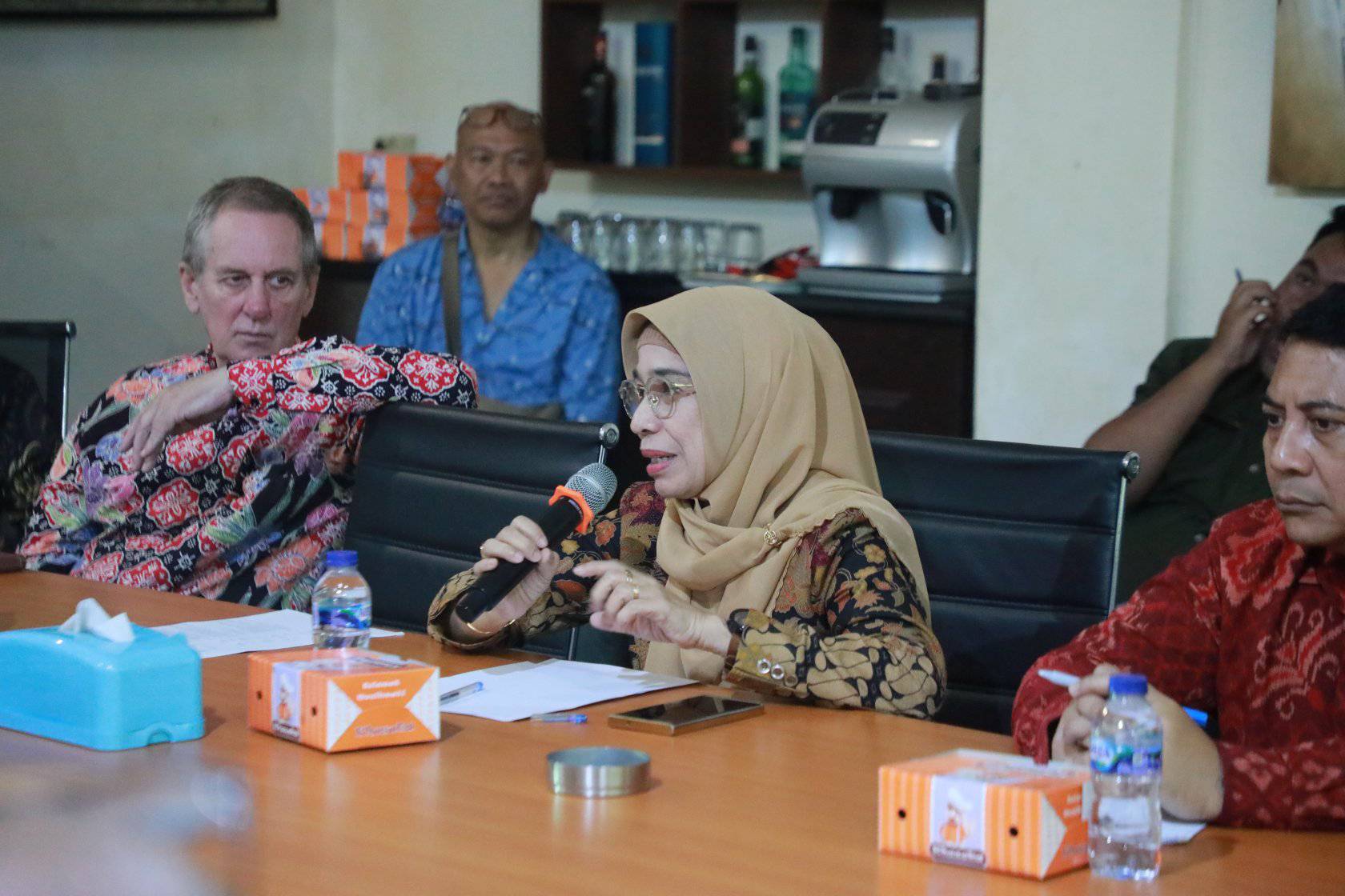 Sekda Kota Sawahlunto Dr.dr. Ambun Kadri, MKM ikuti pertemuan bersama pengurus Jaringan Kota Pusaka Indonesia (JKPI) yang membahas persiapan Rapat Kerja Nasional (Rakernas) JKPI